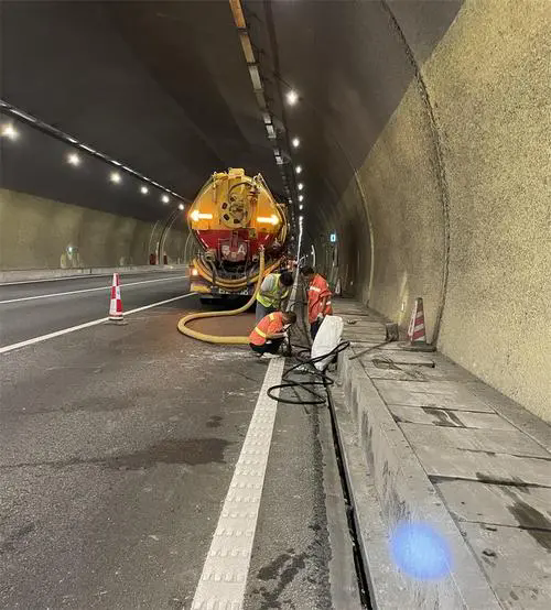 临泽隧道排水渠清淤